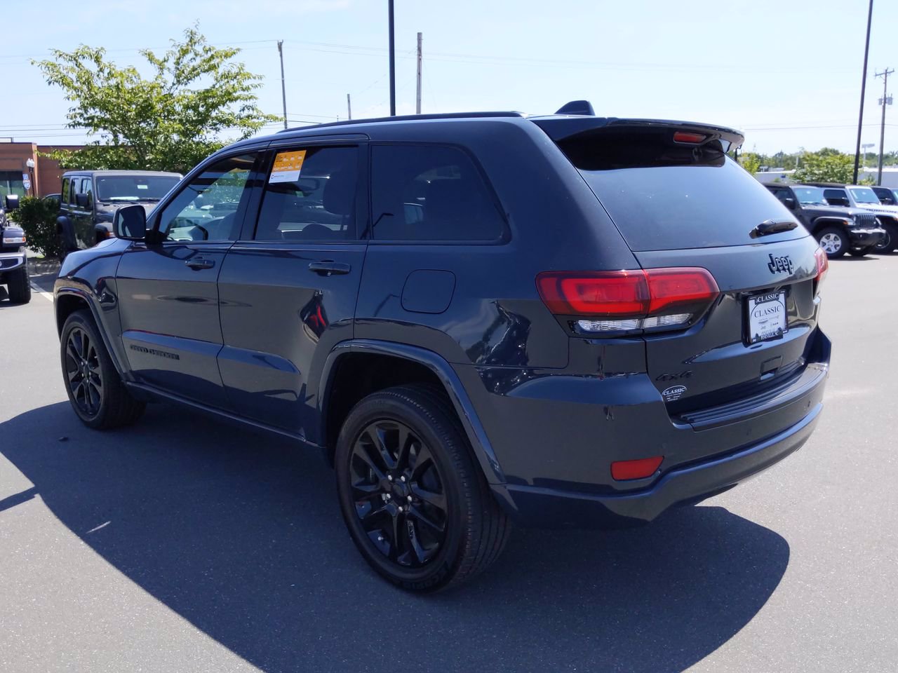 PreOwned 2018 Jeep Grand Cherokee Altitude 4WD Sport Utility