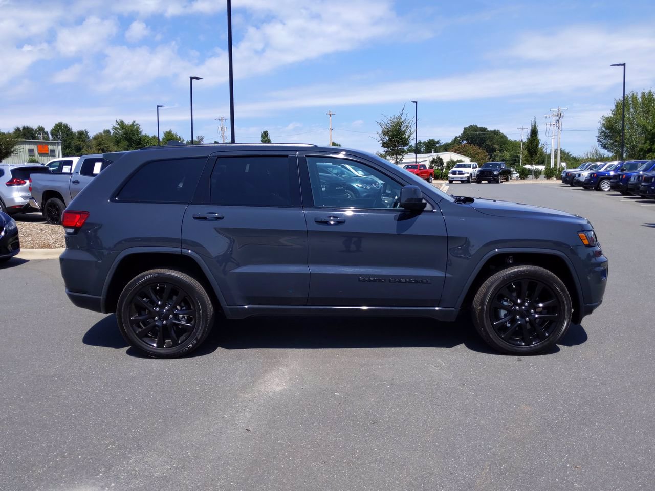 Pre-Owned 2018 Jeep Grand Cherokee Altitude 4WD Sport Utility