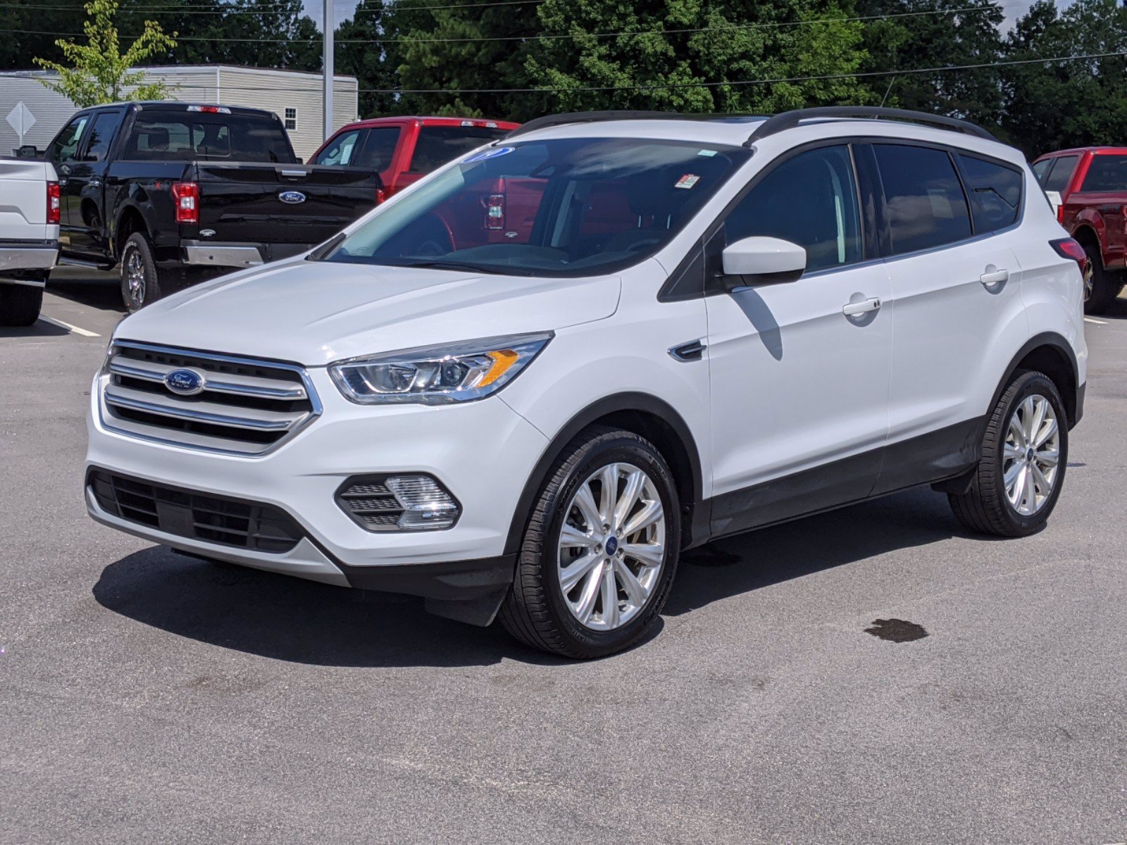 Pre-Owned 2019 Ford Escape SEL FWD Sport Utility