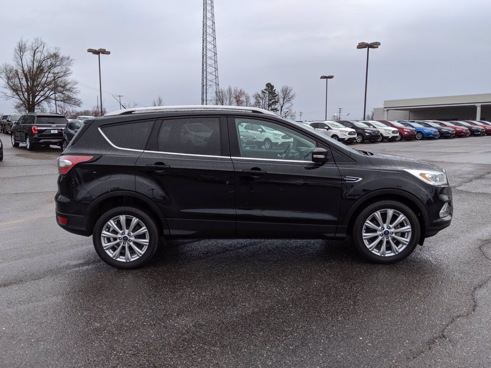 Pre-Owned 2017 Ford Escape Titanium FWD Sport Utility