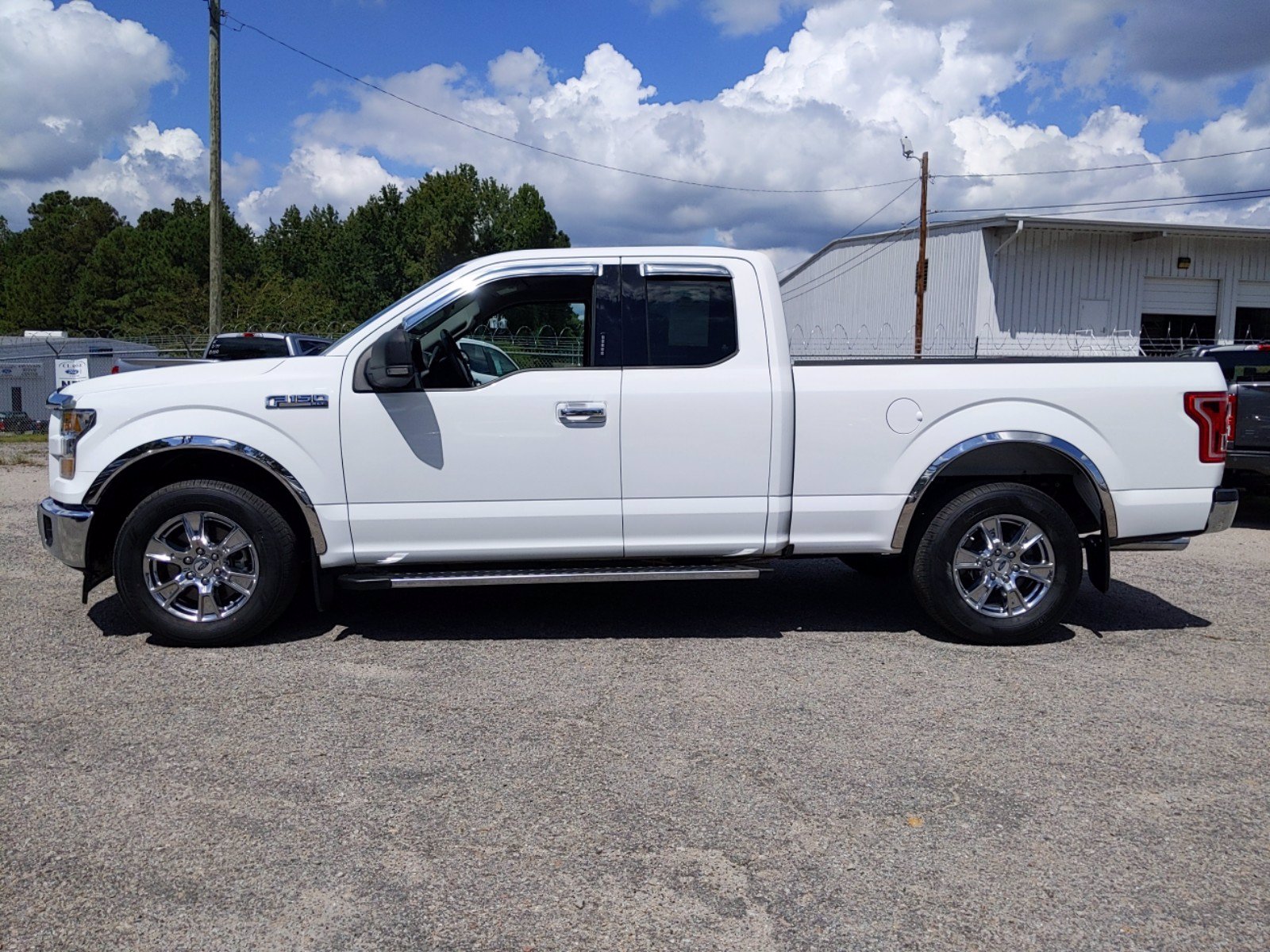 Pre-Owned 2017 Ford F-150 XLT RWD Extended Cab Pickup