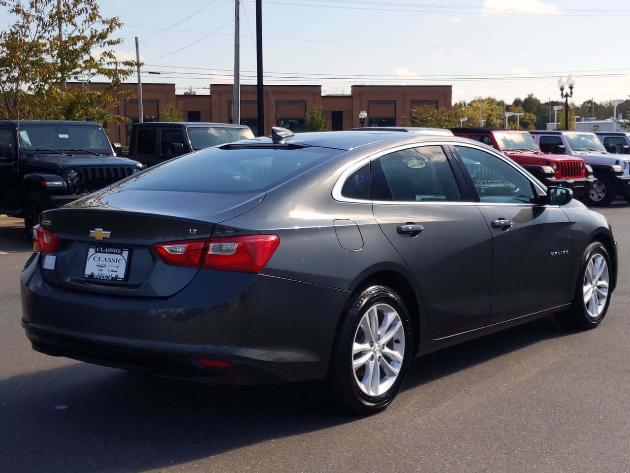 Pre-owned 2018 Chevrolet Malibu Lt Fwd 4dr Car