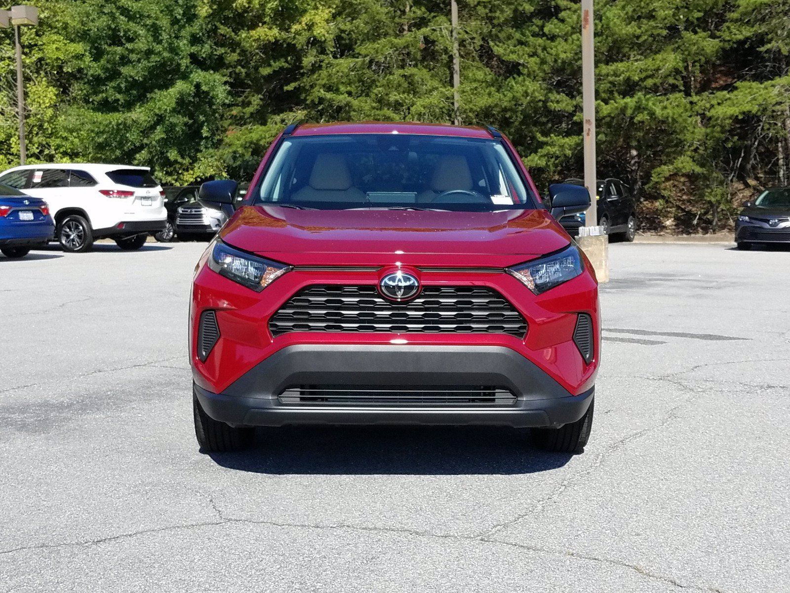 New 2019 Toyota RAV4 LE FWD Sport Utility