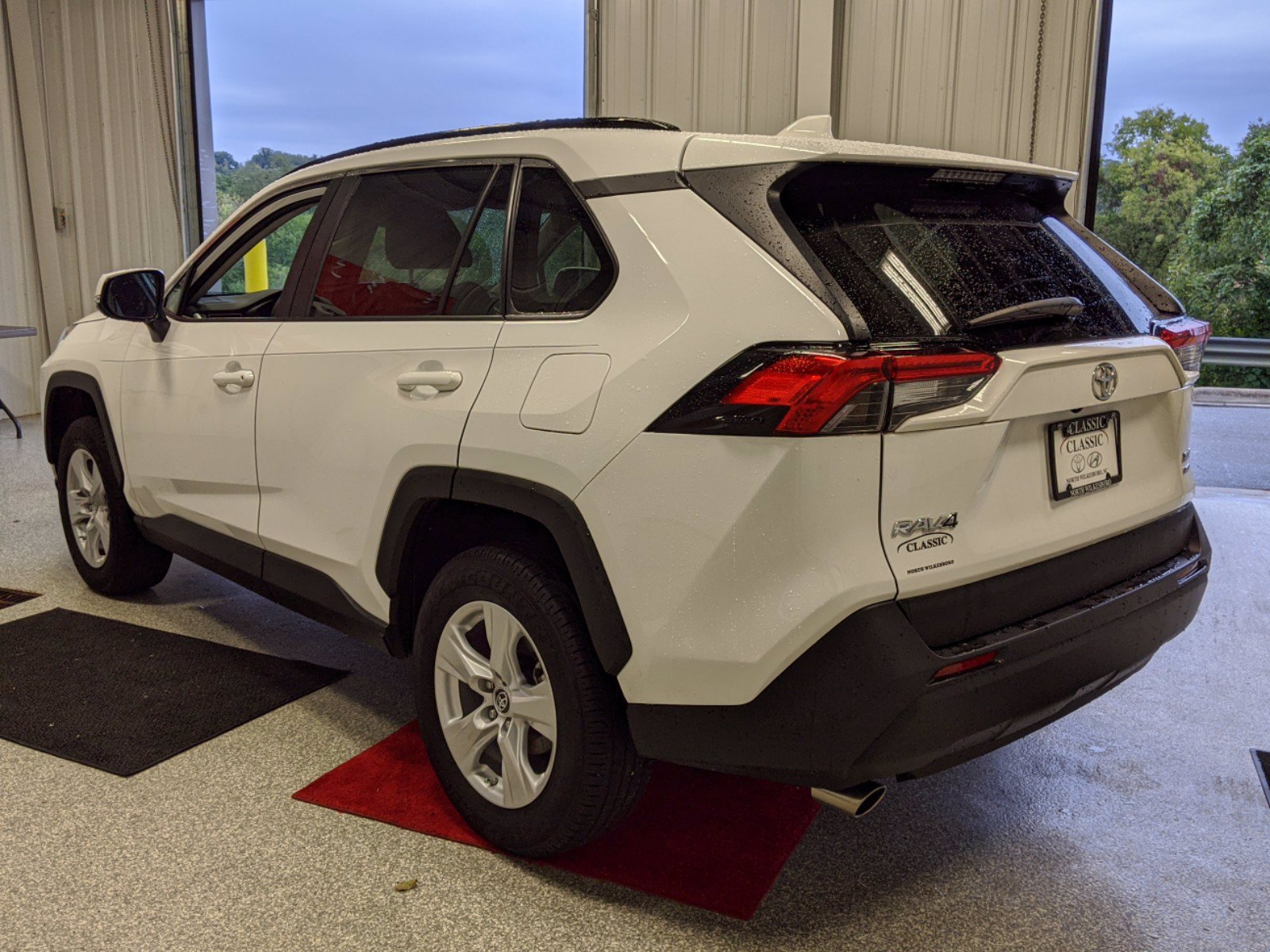 Pre-Owned 2019 Toyota RAV4 XLE AWD Sport Utility