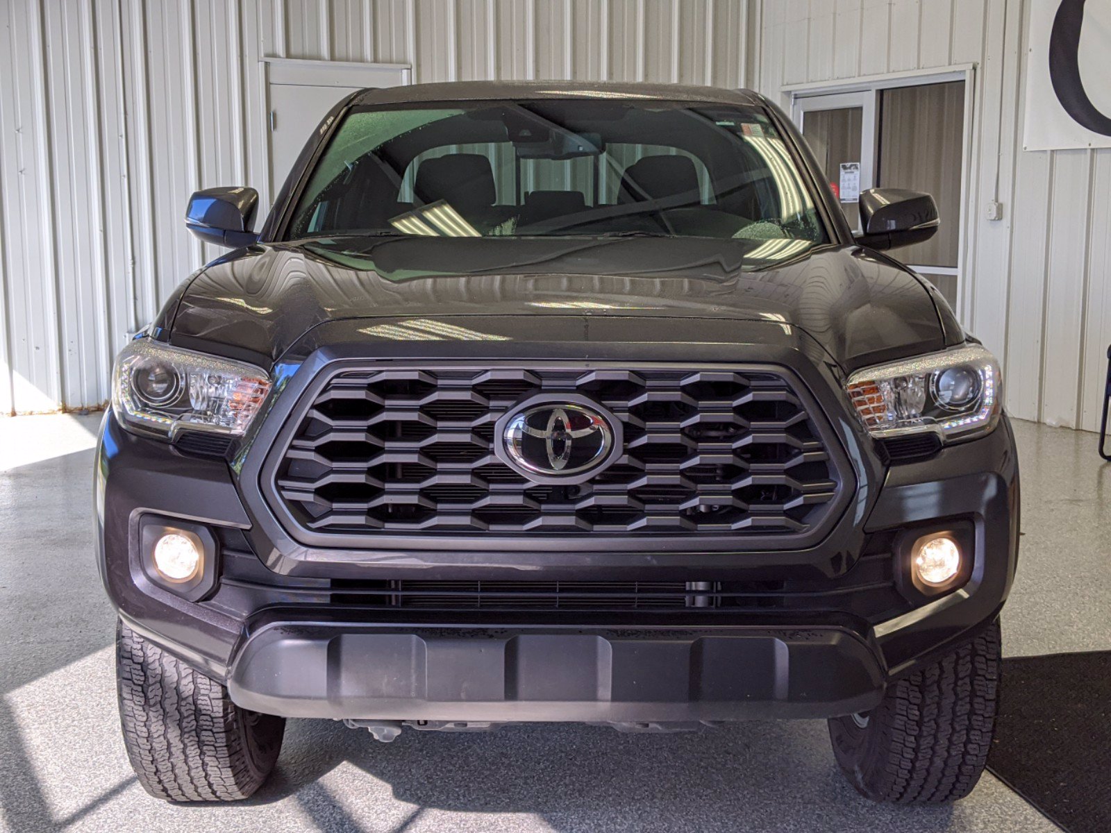Pre-Owned 2020 Toyota Tacoma TRD Off Road 4WD Crew Cab Pickup
