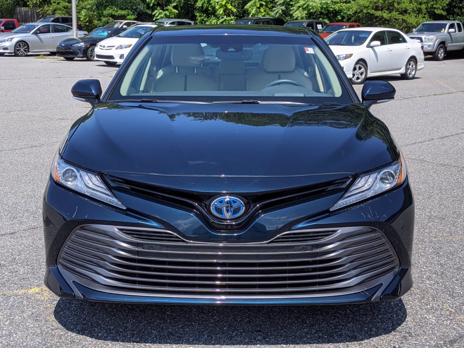 Pre-Owned 2018 Toyota Camry Hybrid XLE FWD 4dr Car