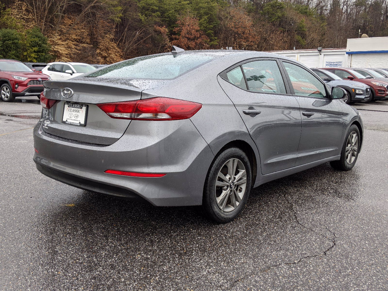 Pre-Owned 2018 Hyundai Elantra SEL FWD 4dr Car