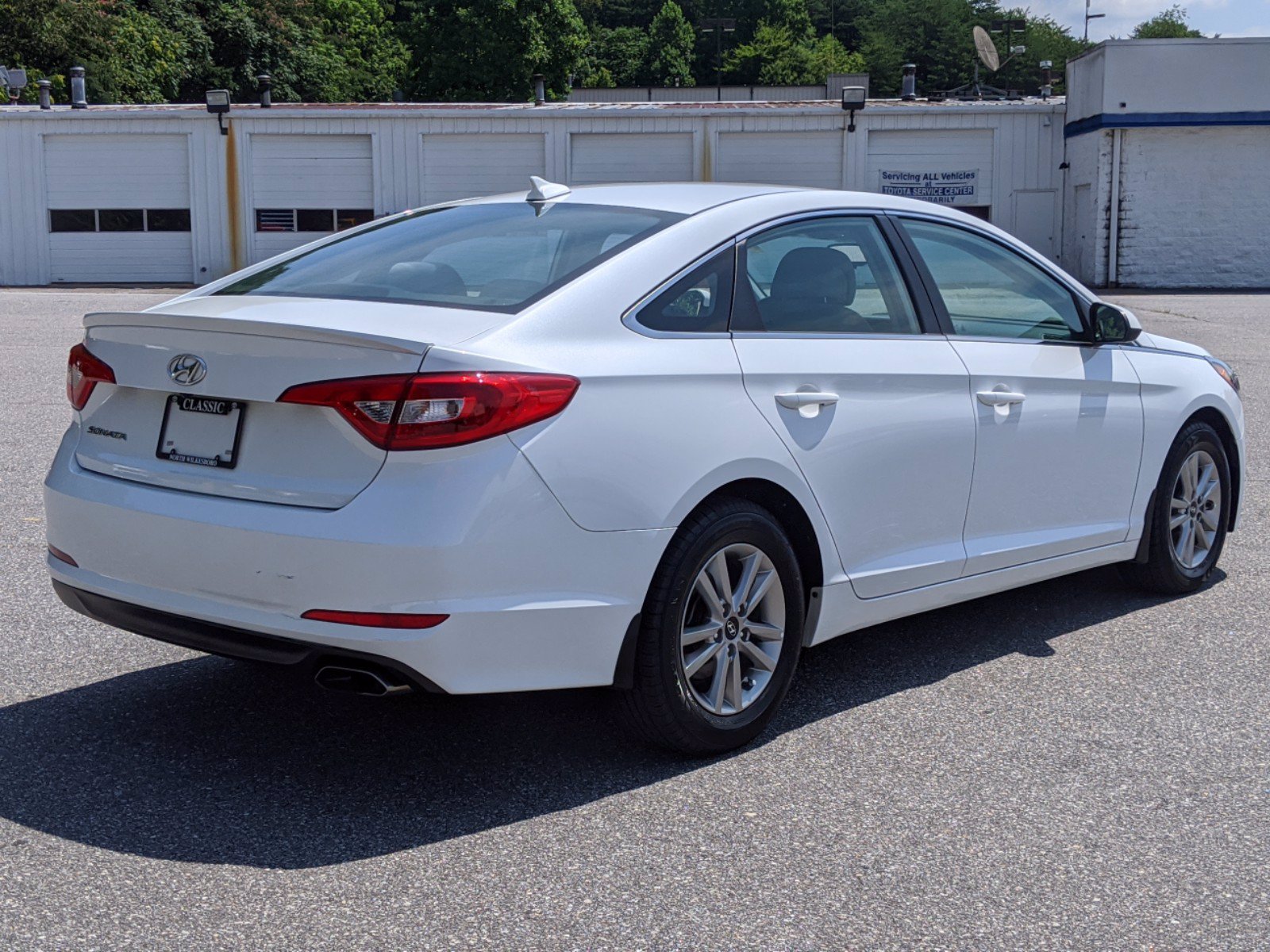 Pre-Owned 2016 Hyundai Sonata 2.4L SE FWD 4dr Car