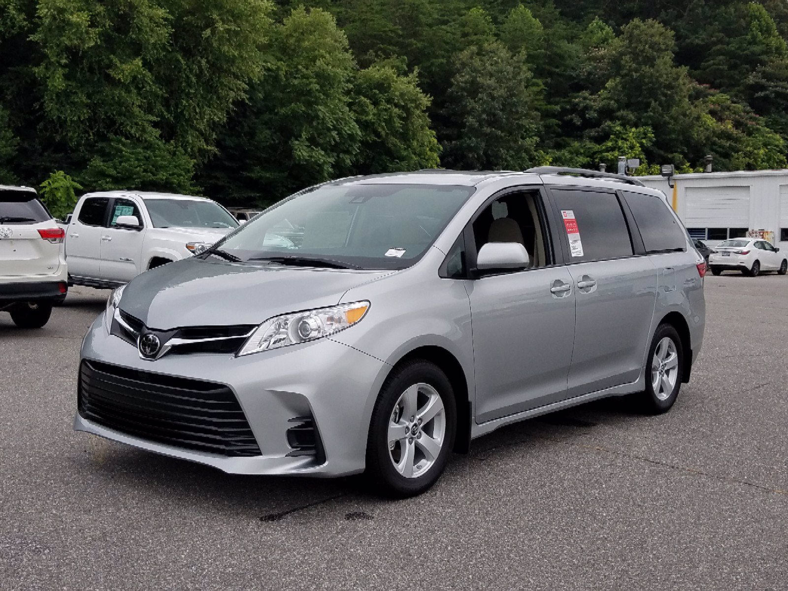 2020 Toyota Sienna Le Features