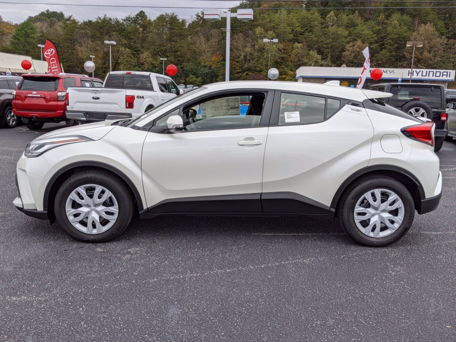 New 2021 Toyota C-HR LE FWD 5