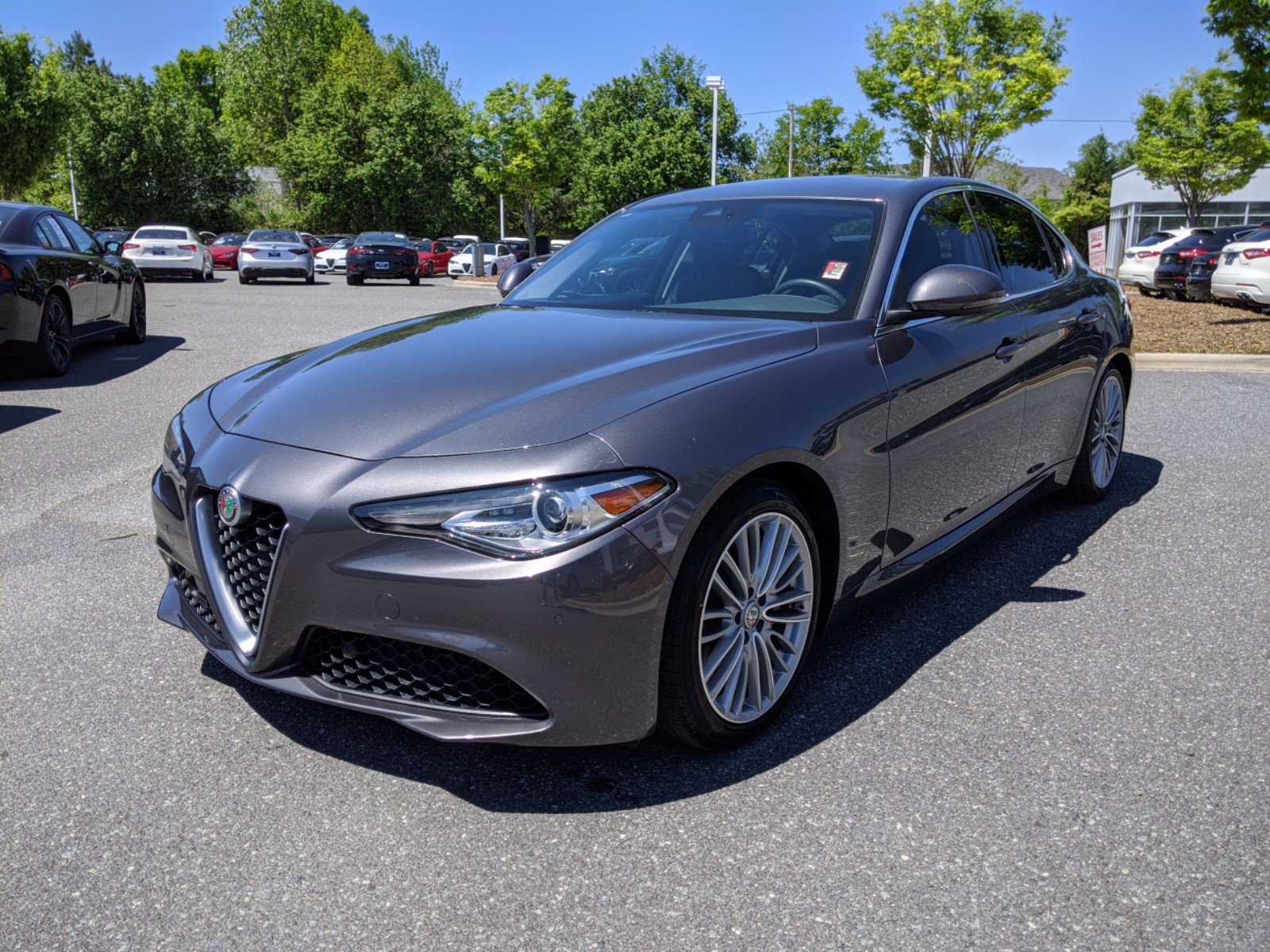 Pre-Owned 2017 Alfa Romeo Giulia Ti RWD 4dr Car